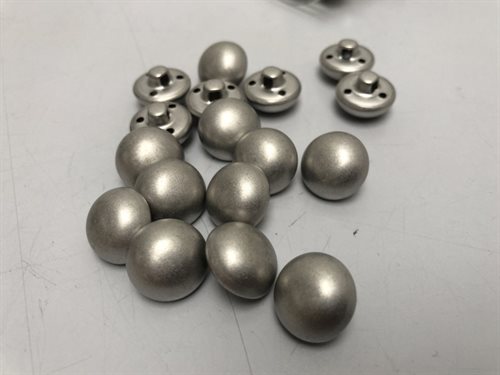 Metal knap - rund i sølvgrå, 15 mm